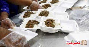 طبخ و توزیع 5 هزار پرس غذای گرم در شهر گز در قالب طرح اطعام حسینی کمیته امداد / وب سایت شاهین شهری