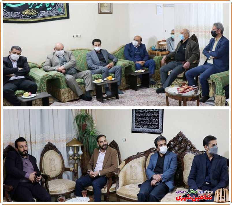 شهردار جدید شاهین شهر ، به همراه اعضای شورای اسلامی شاهین شهر و برخی معاونان و مدیران شهرداری با خانواده شهید مصطفی زمانی دیدار نمودند.