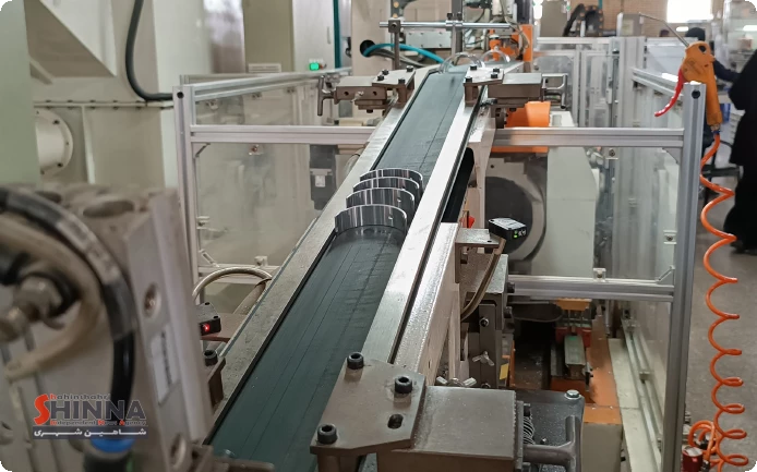 اقتدار قطعه ساز ایرانی خودرو در خاورمیانه | گلدن یاتاقان فراتر از ایران - شرکت قطعه سازی خودرو گلدن یاتاقان با تولید بیش از 145 نوع قطعه تولیدی به عنوان یکی از 3 شرکت برتر خاورمیانه در زمینه تولید این قطعات ، تامین کننده یاتاقان ایران خودرو و سایپا می باشد