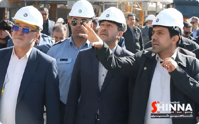 پالایشگاه نفت سپاهان با حضور مسئولان استان اصفهان و شهرستان شاهین شهر از فاز اول پروژه عظیم FRW (Fully Refined Wax) رونمایی کرد.