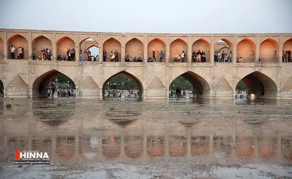 تر شدن پیکر خشک اصفهان بعد از تحمل جنگی سخت | خوشحالی اصفهانیها از بازگشایی زایندهرود