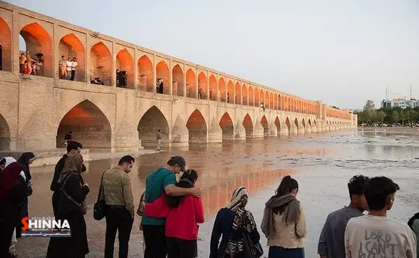 تر شدن پیکر خشک اصفهان بعد از تحمل جنگی سخت | خوشحالی اصفهانیها از بازگشایی زایندهرود