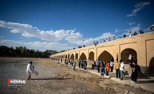 تر شدن پیکر خشک اصفهان بعد از تحمل جنگی سخت | خوشحالی اصفهانیها از بازگشایی زایندهرود