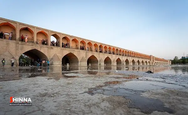 تر شدن پیکر خشک اصفهان بعد از تحمل جنگی سخت | خوشحالی اصفهانیها از بازگشایی زایندهرود