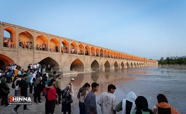 تر شدن پیکر خشک اصفهان بعد از تحمل جنگی سخت | خوشحالی اصفهانیها از بازگشایی زایندهرود