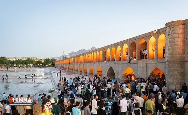 تر شدن پیکر خشک اصفهان بعد از تحمل جنگی سخت | خوشحالی اصفهانیها از بازگشایی زایندهرود