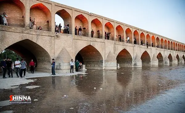 تر شدن پیکر خشک اصفهان بعد از تحمل جنگی سخت | خوشحالی اصفهانیها از بازگشایی زایندهرود