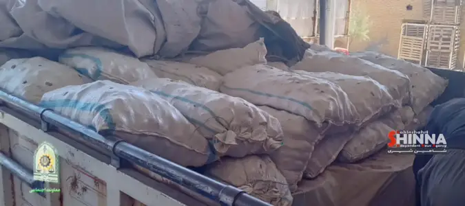 کشف ۵ هزار لیتر گازوئیل قاچاق جاساز شده در بار سیب زمینی توسط پلیس شاهین شهر
