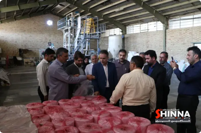 توزیع ۷۰۰ تن کود و خرید تضمینی ۴۳۴ تن گندم در گرگاب شهرستان شاهین شهر
