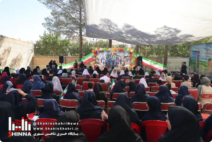نواخت زنگ مهر در مدرسه بوستان شاهینشهر؛ استشمام «بوی بهشت» در نخستین روز مدرسه